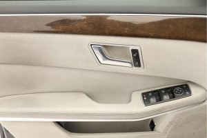 Mercedes-Benz_E200CDI_2011-(7)