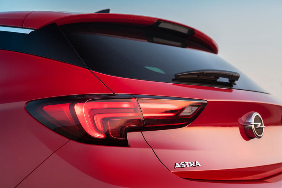 https://autogreeknews.gr/wp-content/uploads/2018/08/Opel-Astra-rear.jpg
