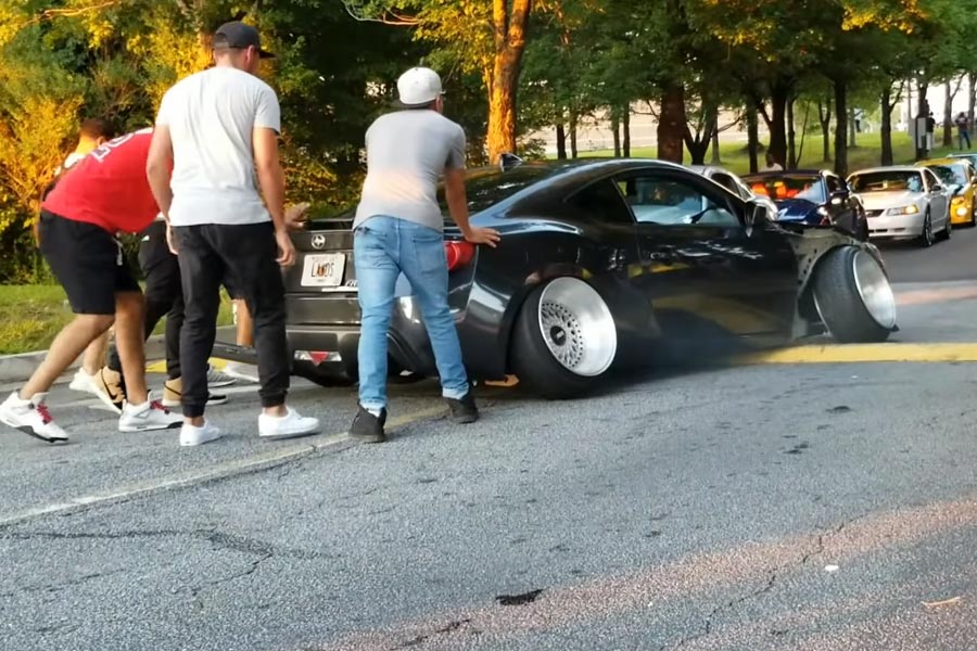 https://autogreeknews.gr/wp-content/uploads/2018/08/gt86kolise.jpg