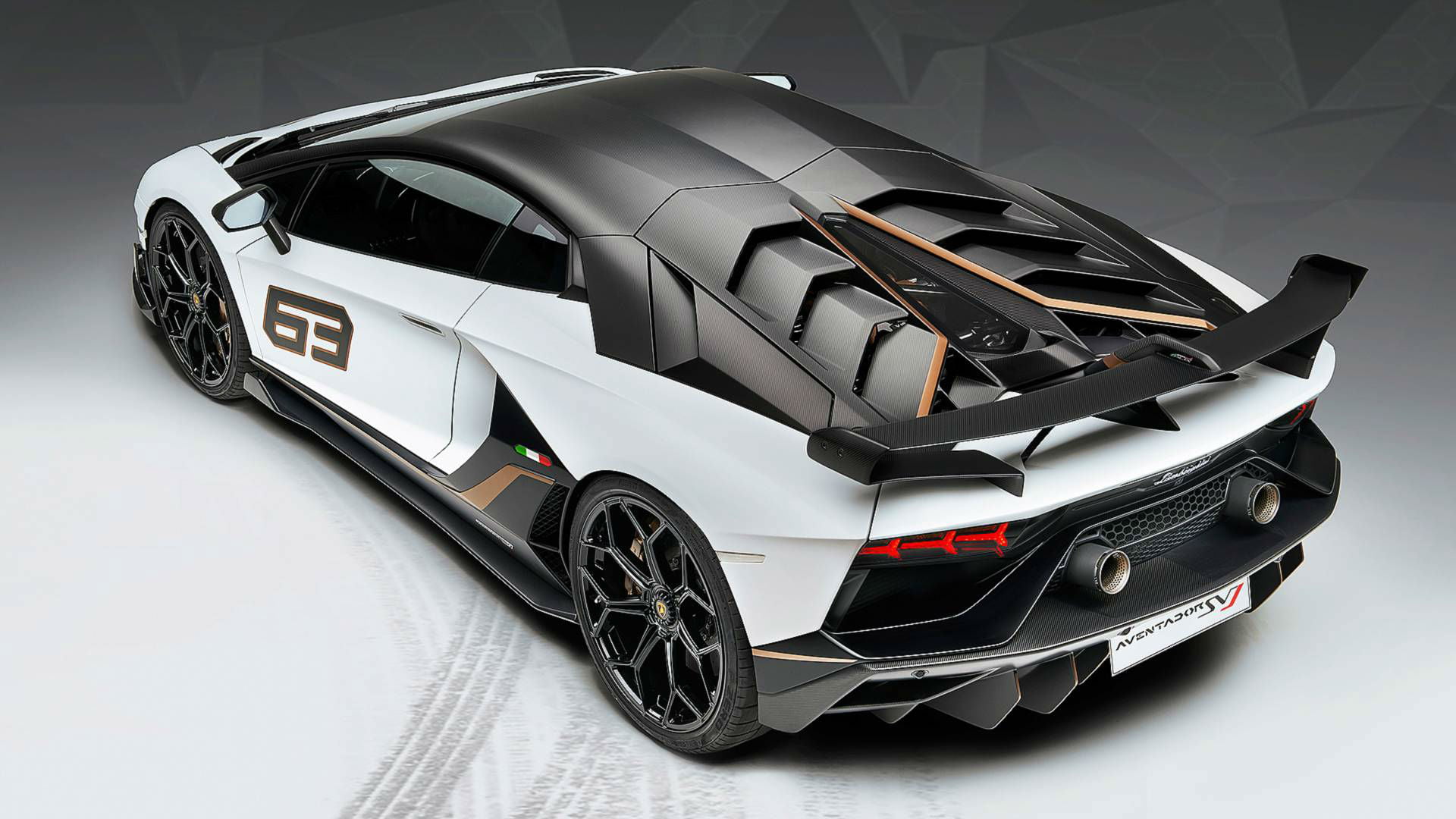 https://autogreeknews.gr/wp-content/uploads/2018/08/lambo-svj4.jpg
