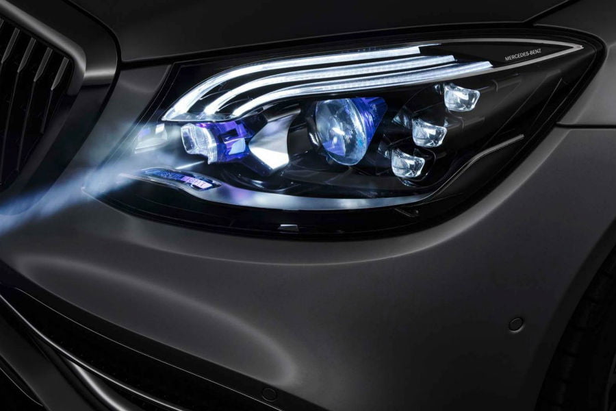 https://autogreeknews.gr/wp-content/uploads/2018/08/mercedes-sclass-lights6.jpg