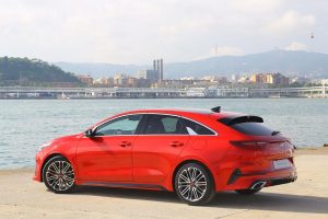Kia-ProCeed-GT-(13)