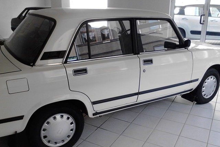 https://autogreeknews.gr/wp-content/uploads/2018/09/Lada-2107-d.jpg