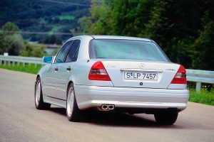 Mercedes-Benz-C-36-AMG-(2)