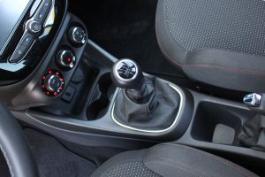 Opel Corsa 1,4 Black Edition (8)