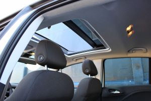 Opel Corsa 1,4 Black Edition (9)