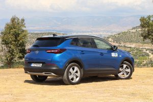 Opel Grandland X 1,2T (3)