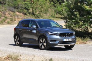 Volvo XC40 D4 (4)