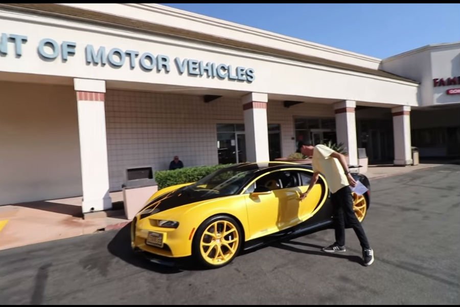 Έδωσε εξετάσεις με supercar 1.500 ίππων (+video)