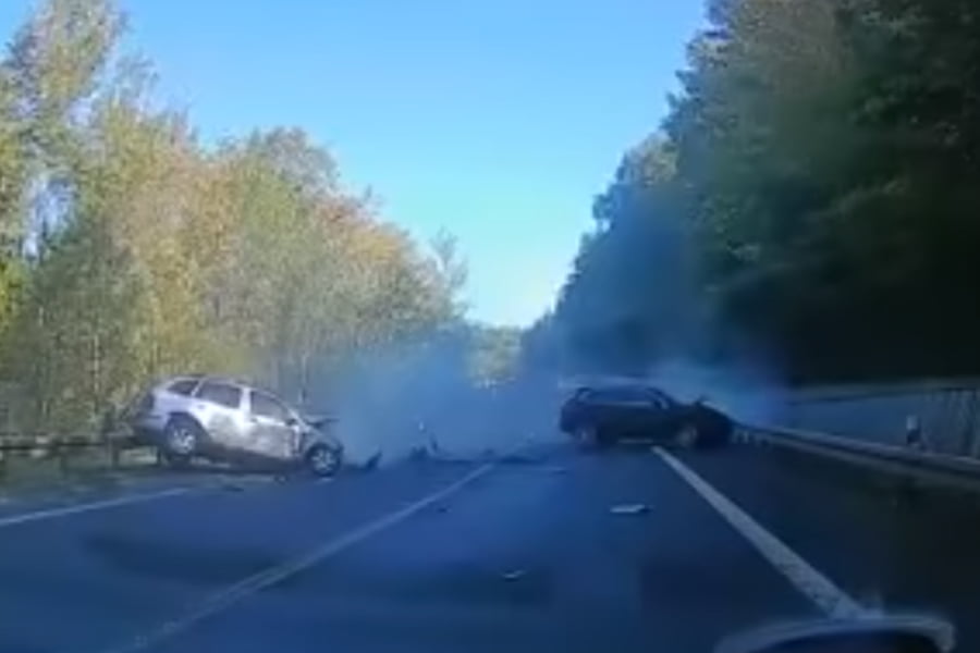 Kυνηγητό θανάτου ανάμεσα σε Ferrari και Porsche (+video)