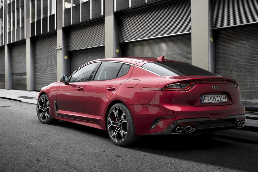 https://autogreeknews.gr/wp-content/uploads/2018/10/Kia-Stinger-2.jpg