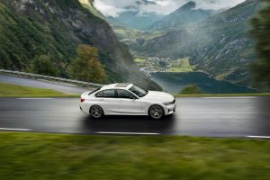 bmw 3 series official 13