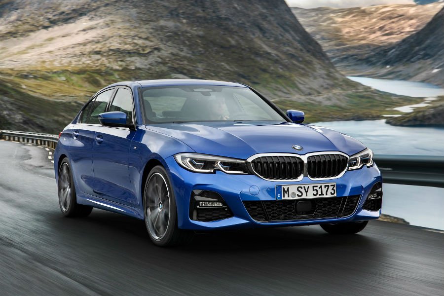 https://autogreeknews.gr/wp-content/uploads/2018/10/bmw-3-series-official.jpg