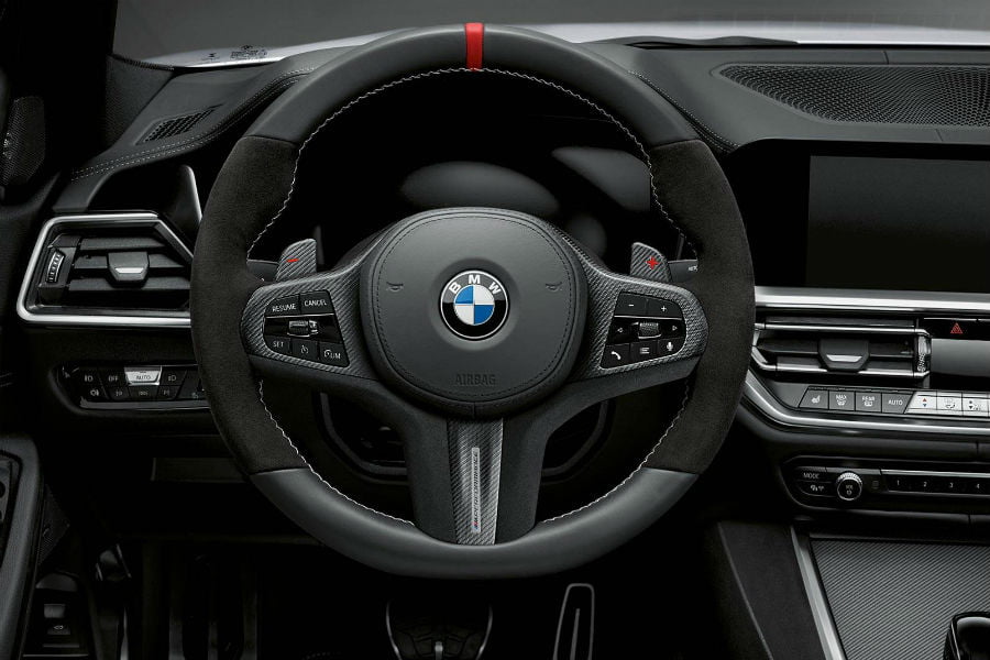 https://autogreeknews.gr/wp-content/uploads/2018/10/bmw-m-performance13.jpg