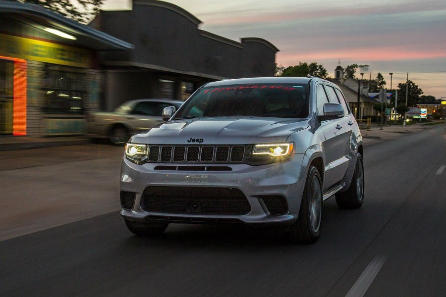 Αυτό το Jeep είναι ταχύτερο από Bugatti Chiron! (+video)