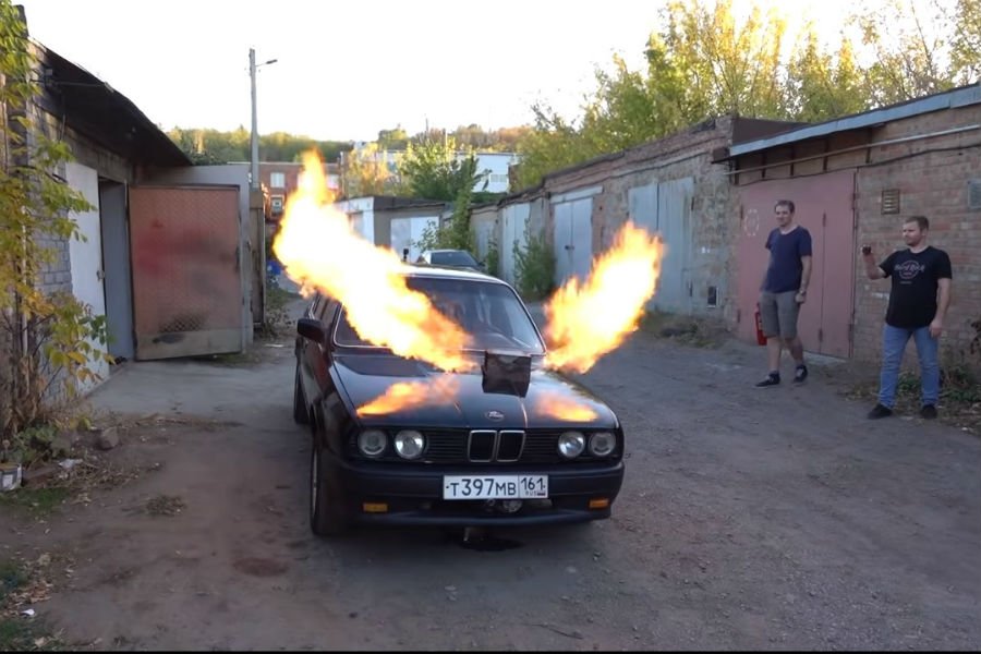 Ρώσος έβαλε κινητήρα μαχητικού jet σε BMW E30 (+video)