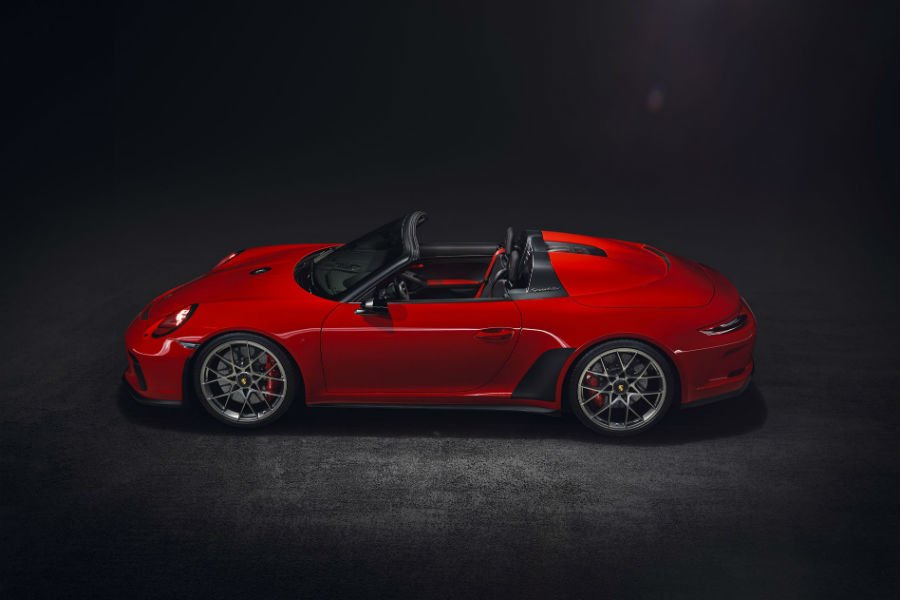 https://autogreeknews.gr/wp-content/uploads/2018/10/porsche-911-speedster11.jpg