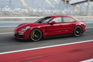 porsche panamera gts4