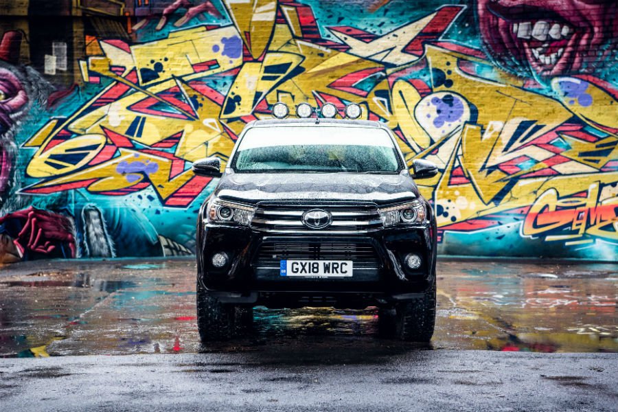 https://autogreeknews.gr/wp-content/uploads/2018/10/toyota-hilux-ifaisteio4.jpg