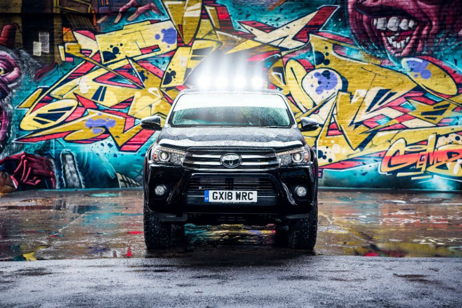 https://autogreeknews.gr/wp-content/uploads/2018/10/toyota-hilux-ifaisteio5.jpg