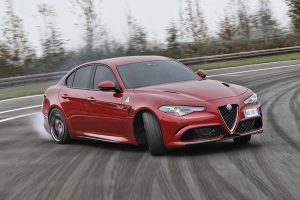 Alfa-Romeo_Giulia-Quadrifoglio_10-(1)