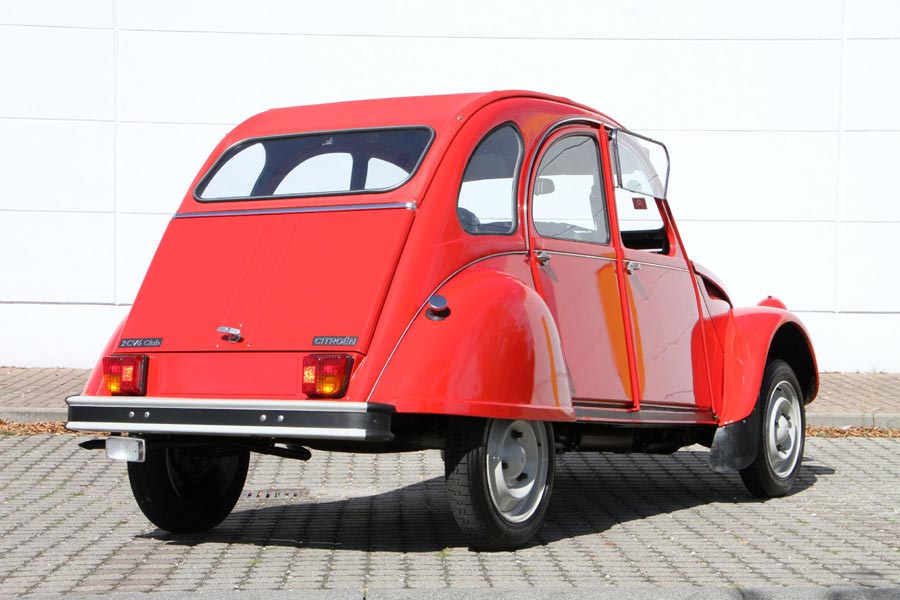 https://autogreeknews.gr/wp-content/uploads/2018/11/Citroen-2CV-2.jpg