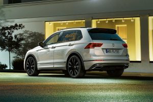 VW-Tiguan-Black-Style-R-Line-(2)