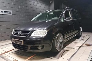 VW-Touran-373-hp-(1)