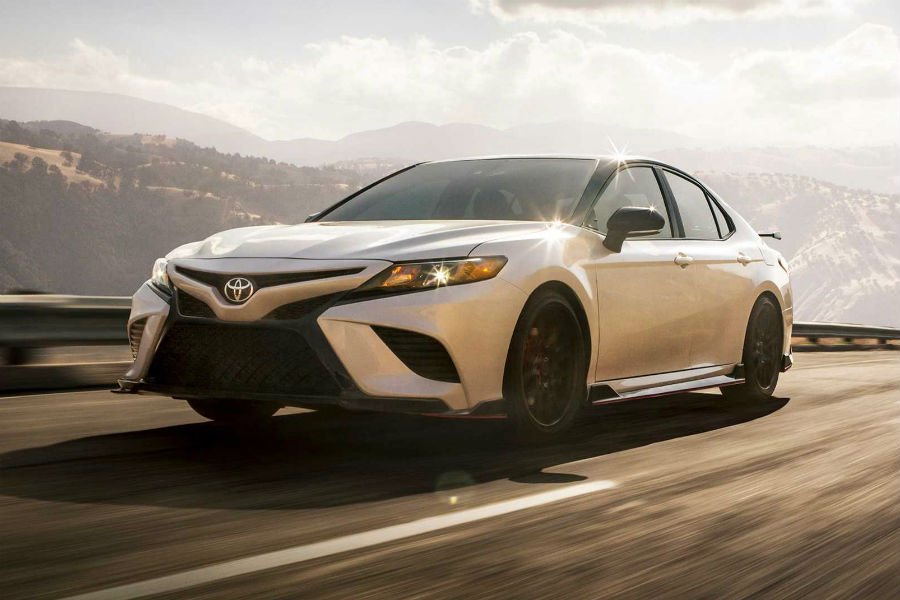https://autogreeknews.gr/wp-content/uploads/2018/11/camry-trd.jpg