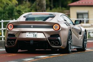 ferrari f12 lambo2