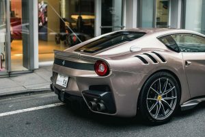ferrari f12 lambo9