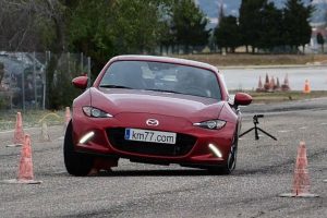 mazda mx-5 moose test