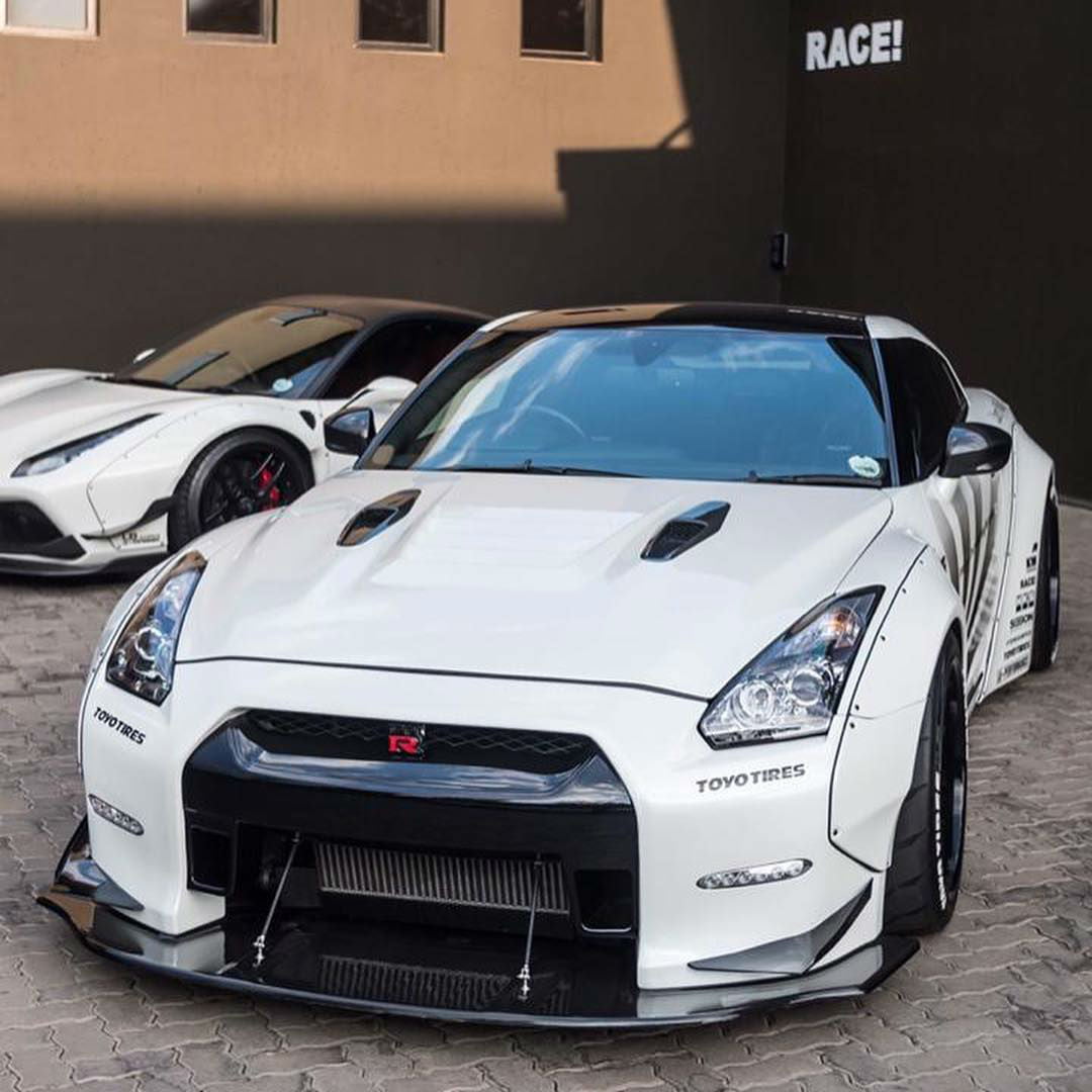 https://autogreeknews.gr/wp-content/uploads/2018/11/nissan-gtr-africa4.jpg