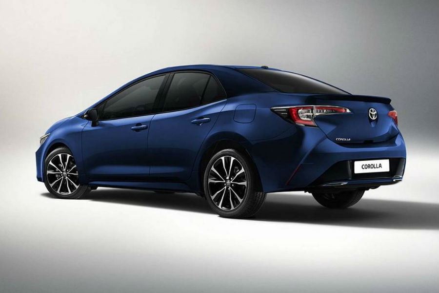 https://autogreeknews.gr/wp-content/uploads/2018/11/toyota-corolla-sedan2.jpg