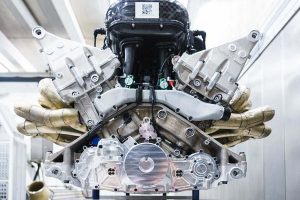 Aston_Martin_Valkyrie_engine_1