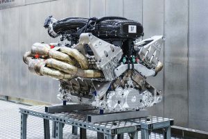 Aston_Martin_Valkyrie_engine_2