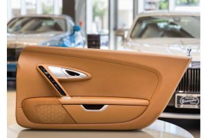 Bugatti_Veyron_2008_interior3