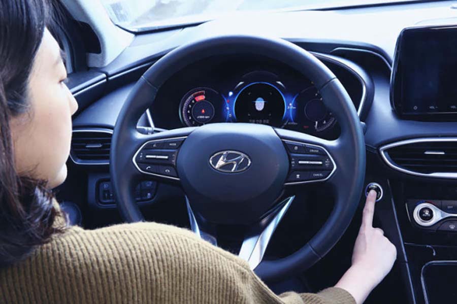https://autogreeknews.gr/wp-content/uploads/2018/12/Hyundai_fingerprint_recognition_2.jpg