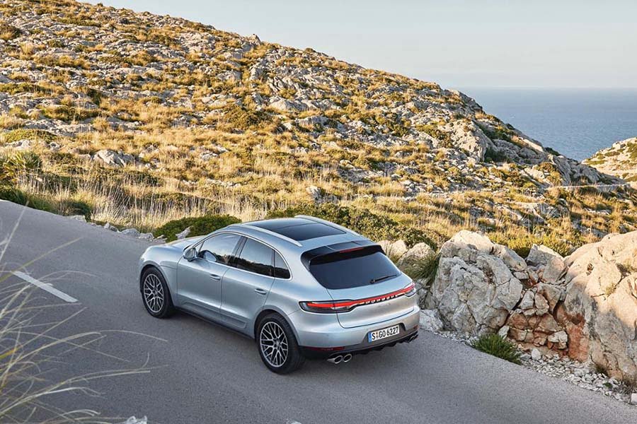 https://autogreeknews.gr/wp-content/uploads/2018/12/Porsche_Macan_S_1.jpg