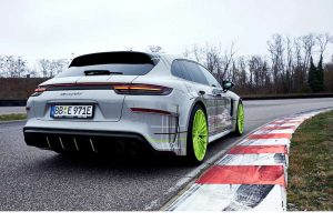 Porsche_Panamera_back