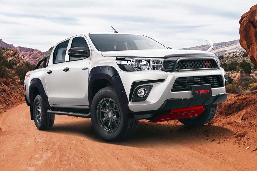 https://autogreeknews.gr/wp-content/uploads/2018/12/Toyota-Hilux-Black-Rally-Edition-1.jpg