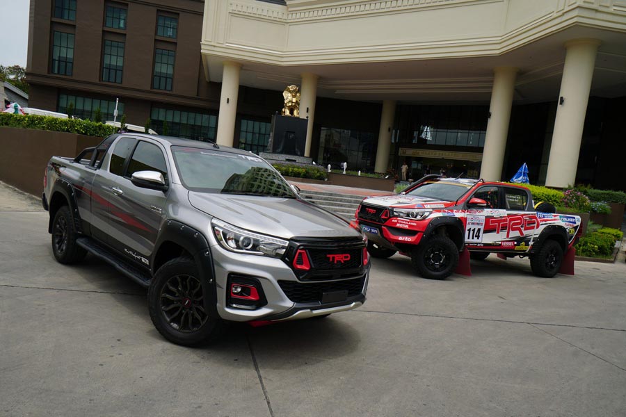 https://autogreeknews.gr/wp-content/uploads/2018/12/Toyota-Hilux-Black-Rally-Edition-6.jpg