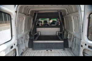 ford-transit-jaguar_xj220-engine-(2)