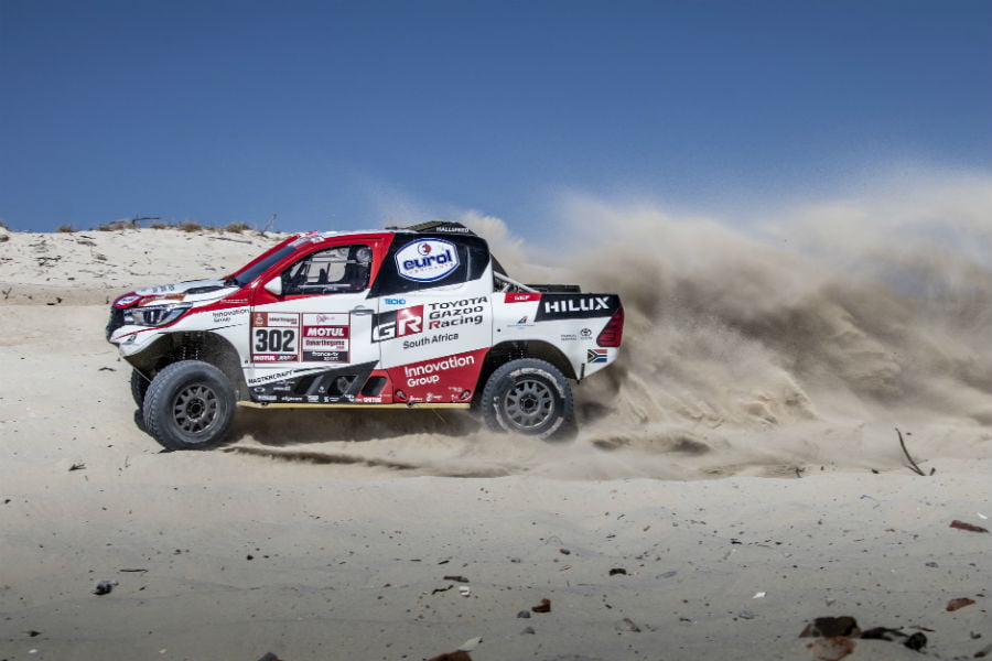 https://autogreeknews.gr/wp-content/uploads/2018/12/hilux-dakar3.jpg