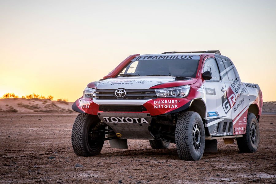 https://autogreeknews.gr/wp-content/uploads/2018/12/hilux-dakar4.jpg