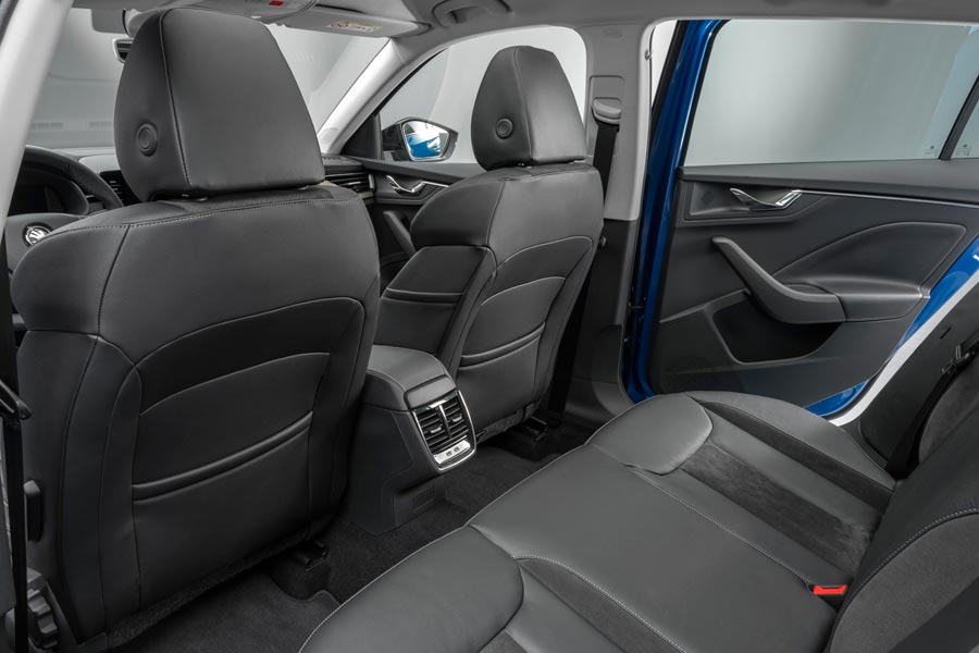 https://autogreeknews.gr/wp-content/uploads/2018/12/skoda-scala-rear-seats.jpg