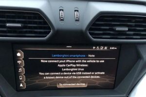 lamborghini urus snow2