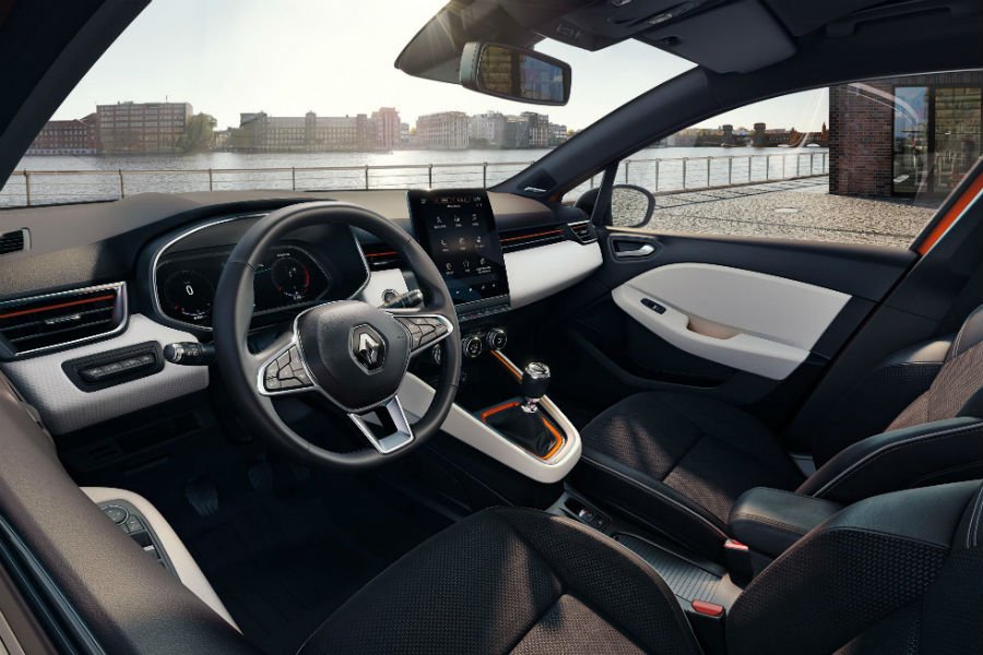 https://autogreeknews.gr/wp-content/uploads/2019/01/renault-clio-in3.jpg