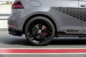 vw golf gti tcr2