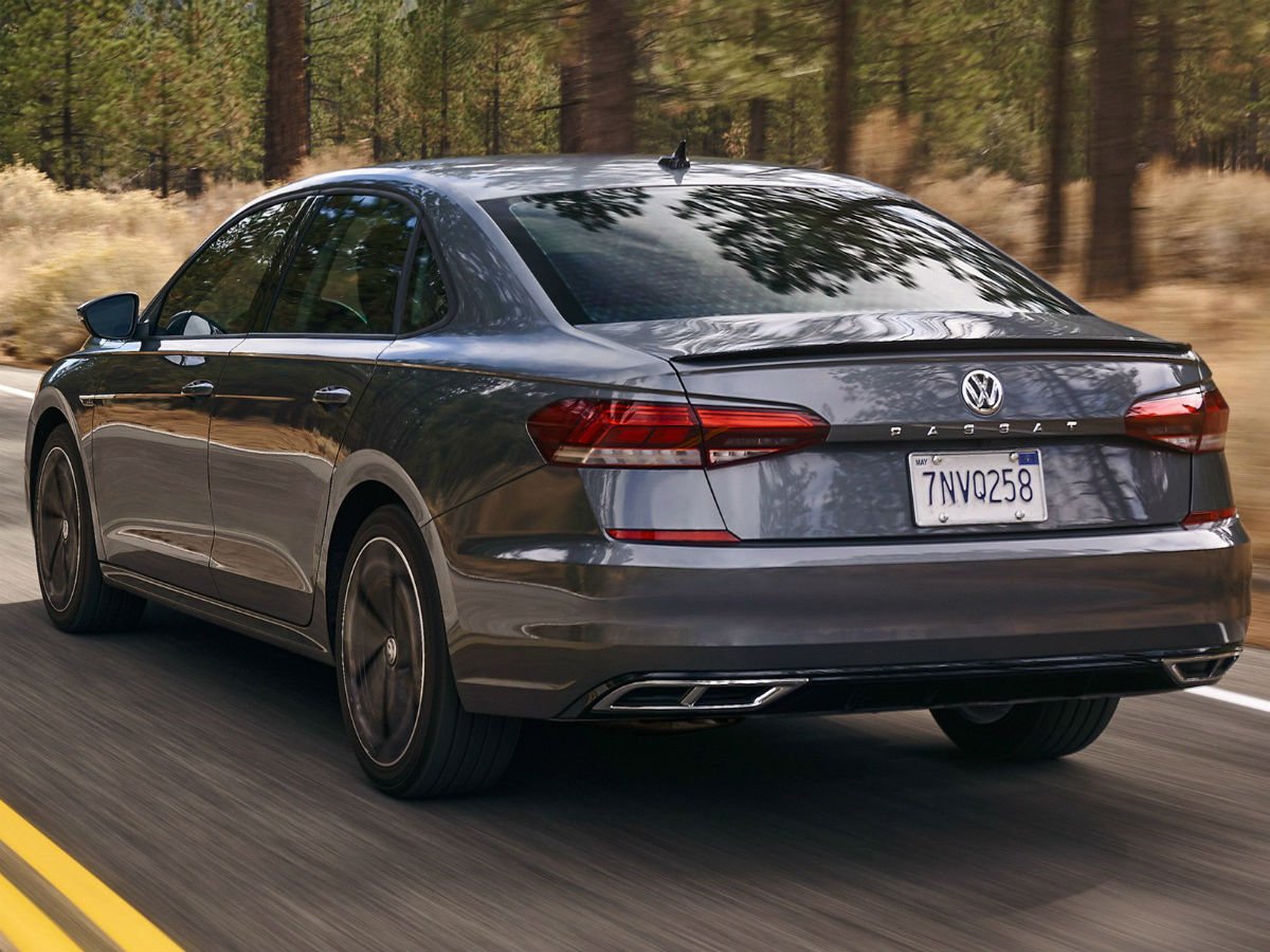 https://autogreeknews.gr/wp-content/uploads/2019/01/vw-passat-usa2.jpg